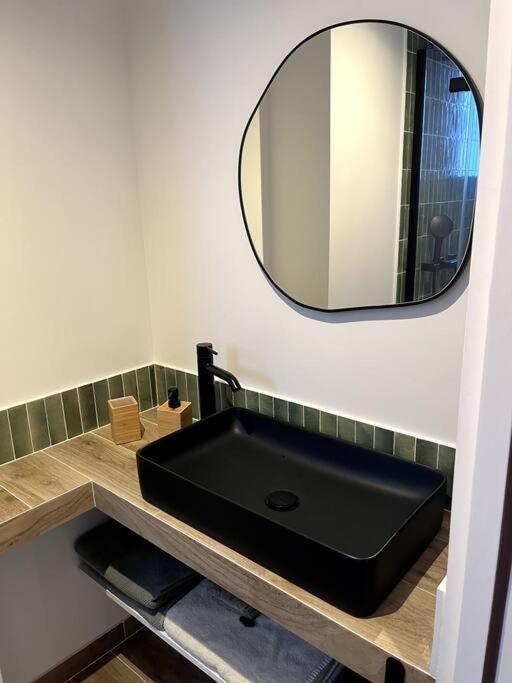 Appartement Bright 1 Bed In The Heart Of Hip Paris, Montorgueil Paris